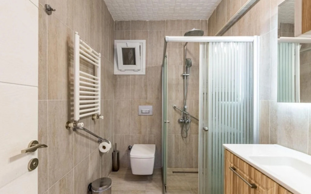 Pleasant Flat with Balcony in Moda Kadikoy
