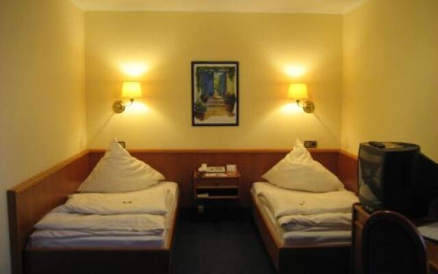 Central Hotel