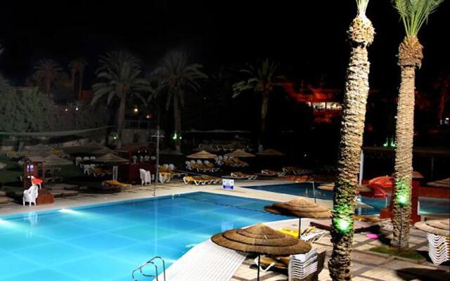Lotan Desert Travel Hotel