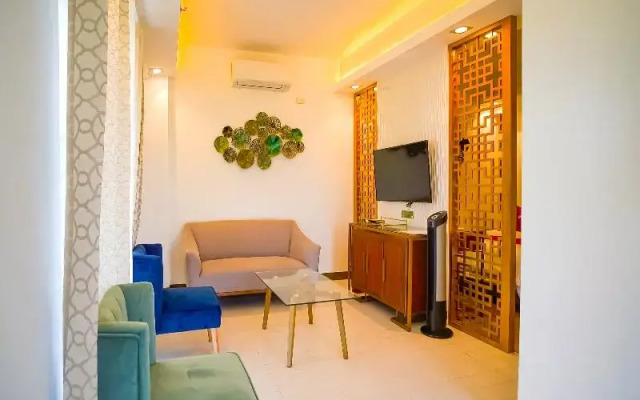 The Greenhive Hotel by OYO Rooms