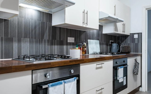 Favour Spacious Inn By Jesouth