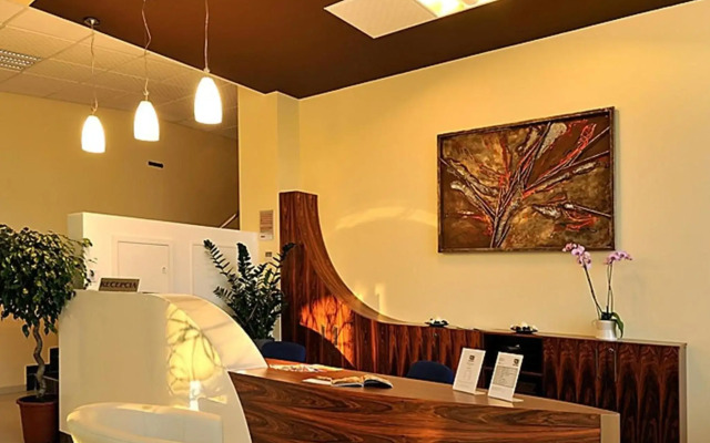 Melrose Apartments 2