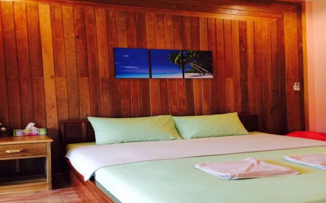 Baan Aowthai Homestay Ko Kood