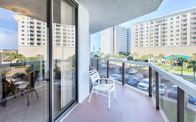 Surfside Resort 0L7