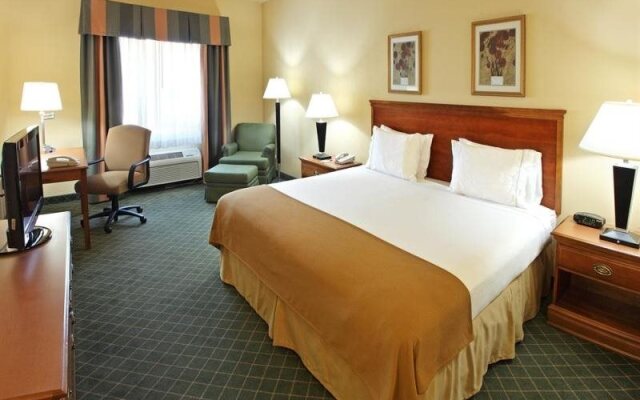 Holiday Inn Express Hotel & Suites MAGNOLIA-LAKE COLUMBIA