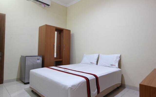 RedDoorz @ Jakal Bawah