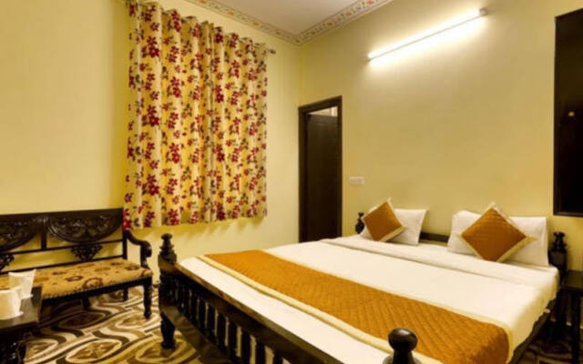 ZO Rooms SC Road Sindhi Camp