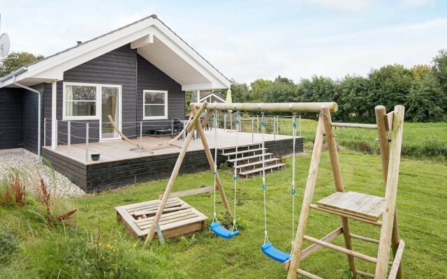 Amazing Holiday Home in Jutland Midtjylland With Garden