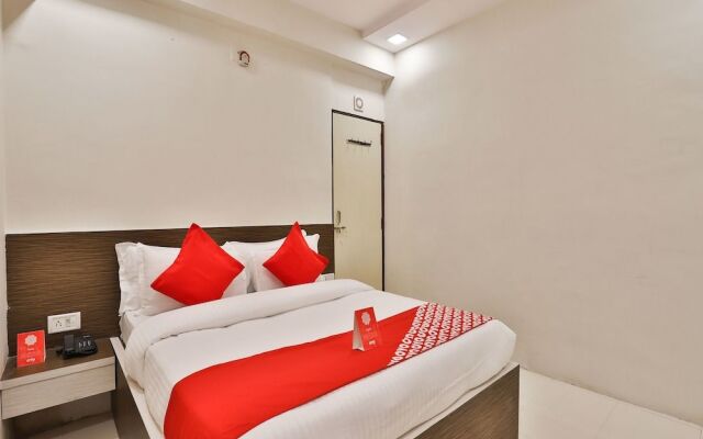 OYO 13598 Chandra Villas