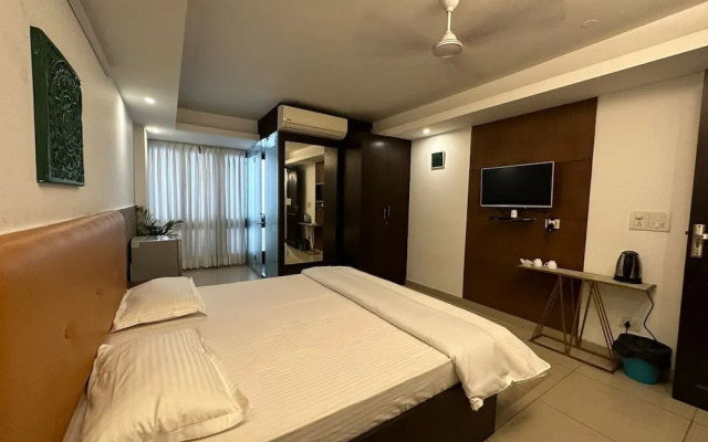 Locals Stay Hauz Khas