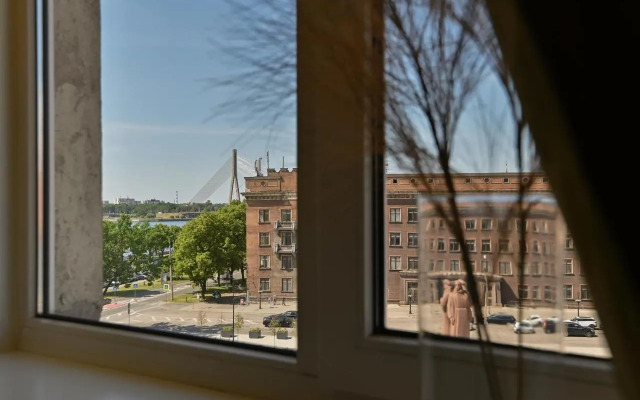 Old Town Riverside Apartment