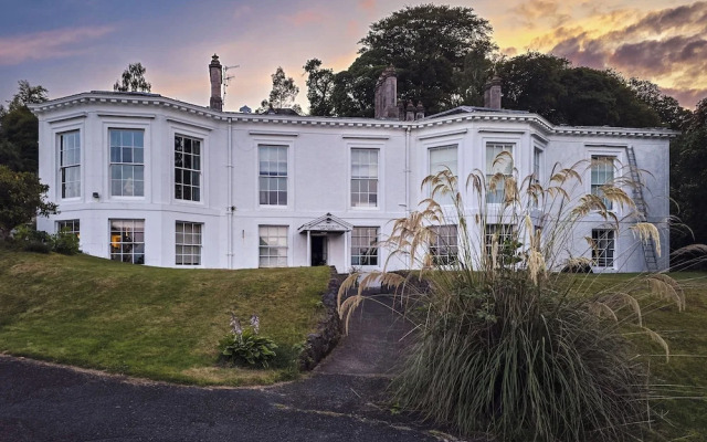 Isle of Bute House Seaview-garden-petsok-freep