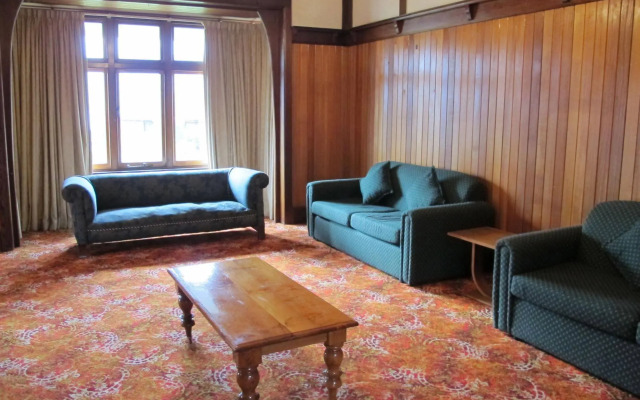 Riverfront Motel & Restaurant