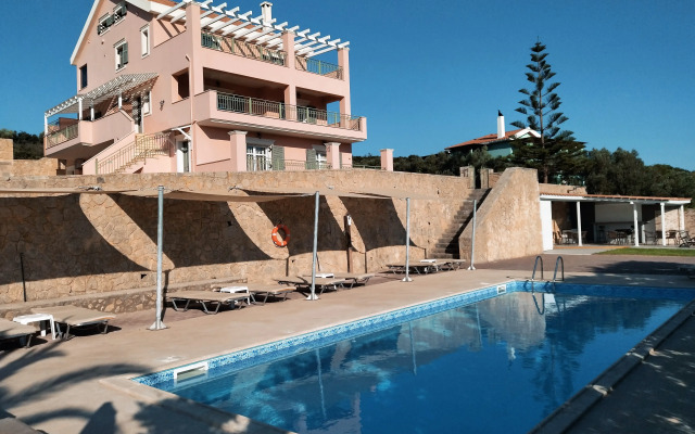 Lagoon View Apartments - Adults Only