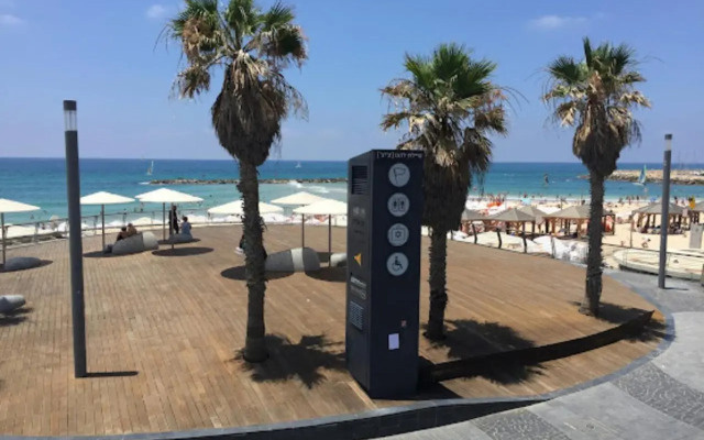 NEW! 2 BD Premium Beach house W/large balcony