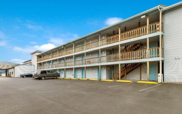 Red Lion Inn and Suites Seaside