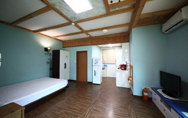 Jangseung Park Pension