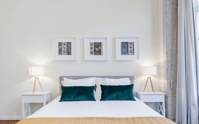 Nada04 · Studio Apartment With Balcony Next to Ribeira
