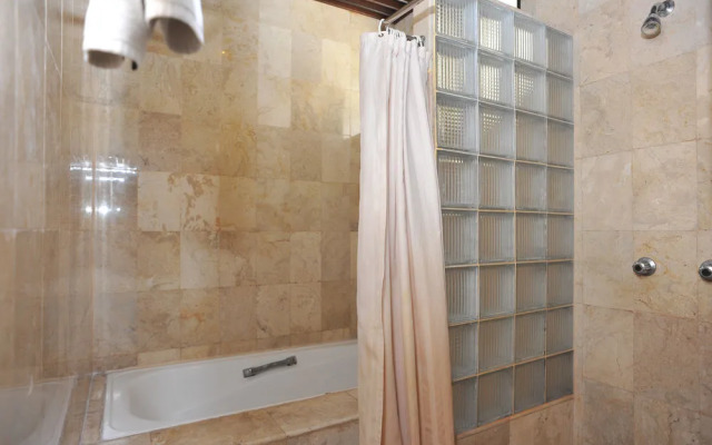 Airy Legian Double Six Arjuna 75b Kuta Bali