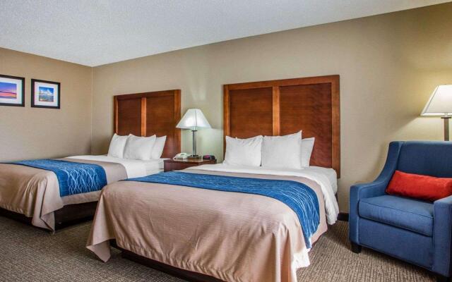 Comfort Inn & Suites Jackson - West Bend