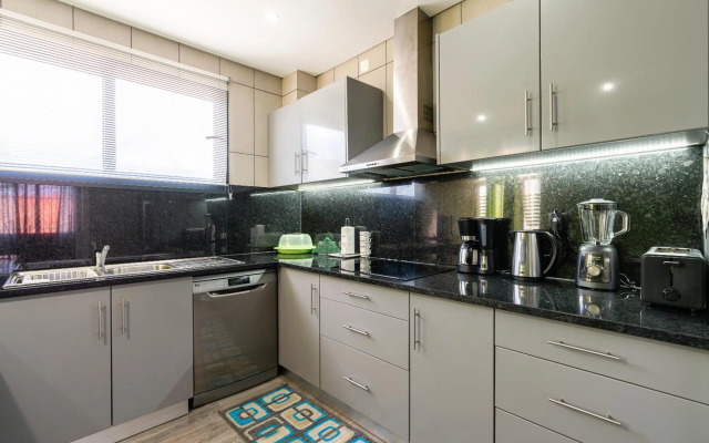 Roraima House - Private Pool and Garden