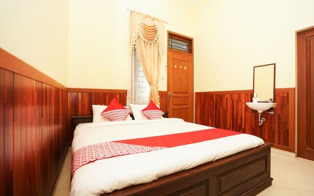 OYO 771 Kembang Kuning Residence Syariah