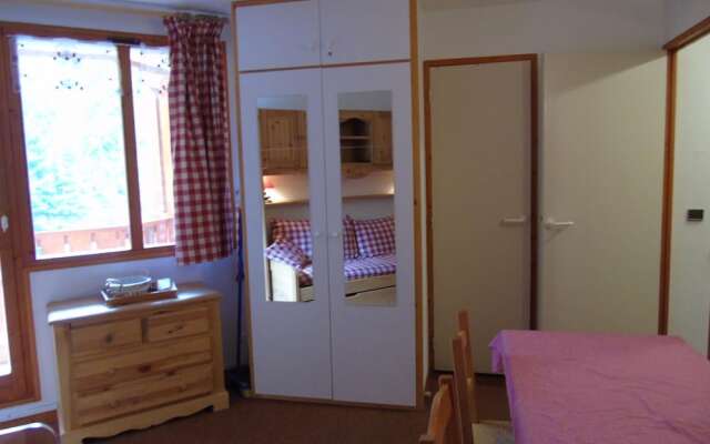 Lou Services Apartment M1-333 LSI 001