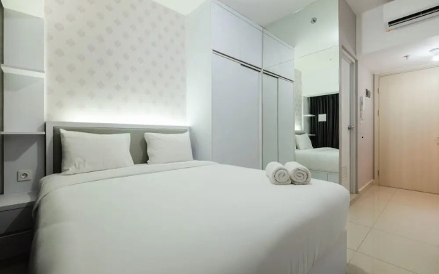 Modern White Studio At Springlake Summarecon Bekasi Apartment By Travelio – Guest Rooms – Bekasi