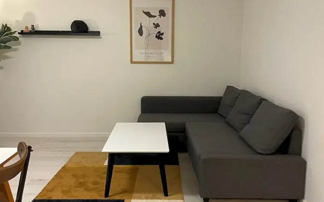 Cozy Backhouse With Large Private Garden