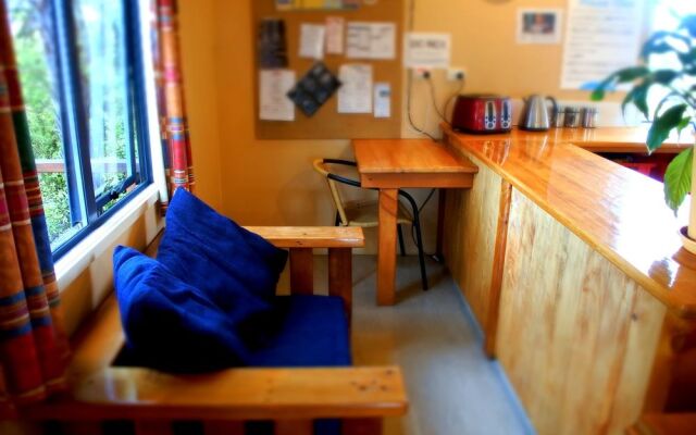 YHA Motueka Laughing Kiwi Backpackers & Self Contained Bach