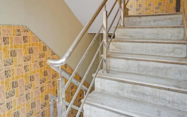 Oyo 92864 Silver Stone