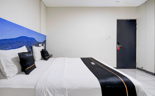 Townhouse Oak Cihampelas Near Ciwalk Formerly Promenade Hotel – Guest Rooms – Bandung