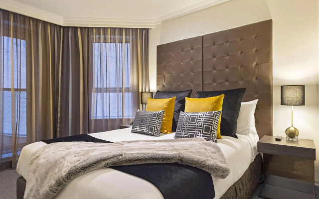 Mantra 2 Bond Street Sydney