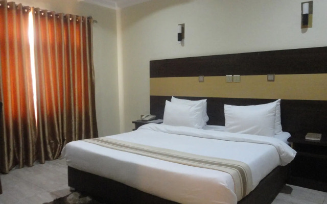 Caesar's Court Hotel and Suites