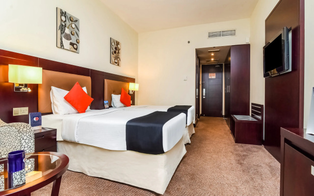 Landmark Summit Hotel
