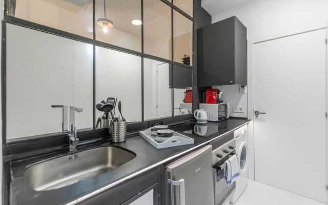 Bright & Compact One Bed Apartment in Malasaña