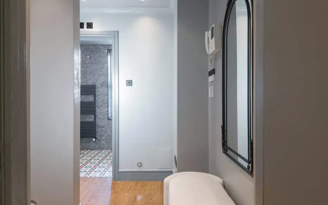 The Georgian Wink Bloomsbury by Frankie Says