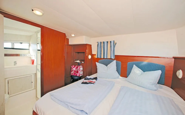 Kuhnle-Tours Hafendorf Müritz