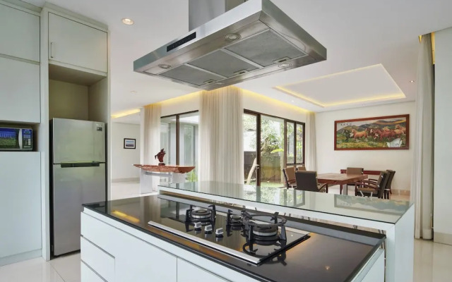 Oyama City View 4BR Villa with a Heated Pool