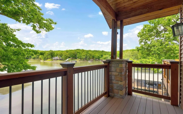 Trails End Hideaway Waterfront