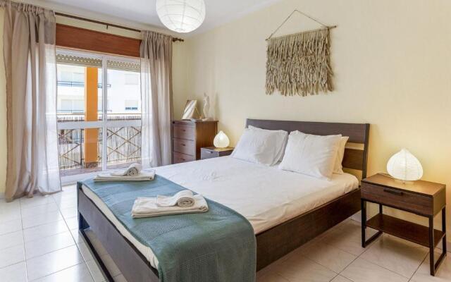 1BR Infante Flat in Quarteira by LovelyStay