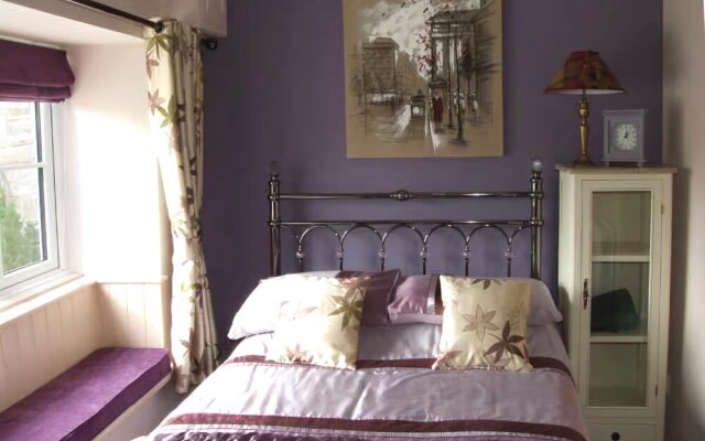 Host Stay Foxglove Cottage