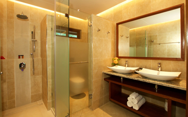 Coco de Mer Hotel and Black Parrot Suites