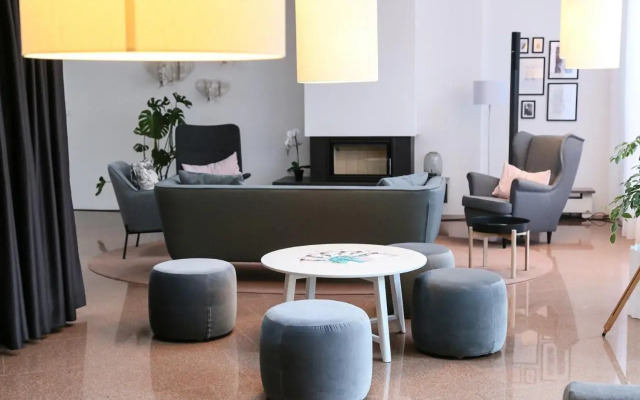 Wellness studio! Finnish sauna, Whirlpool, Gym & more!