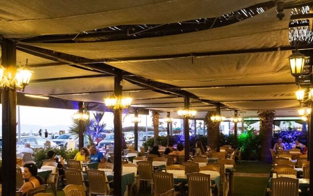 Sarımsaklı Sahil Otel