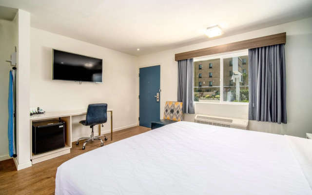 Trend Hotel at LAX Airport