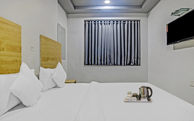 OYO 81349 Townhouse Friends Inn