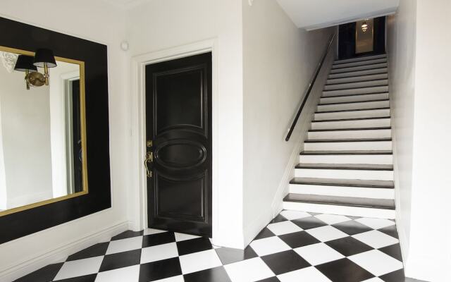 Chateau Monroe - Down to Earth