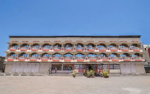 Om Palace