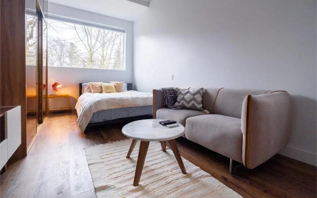 Queen Loft in Nature